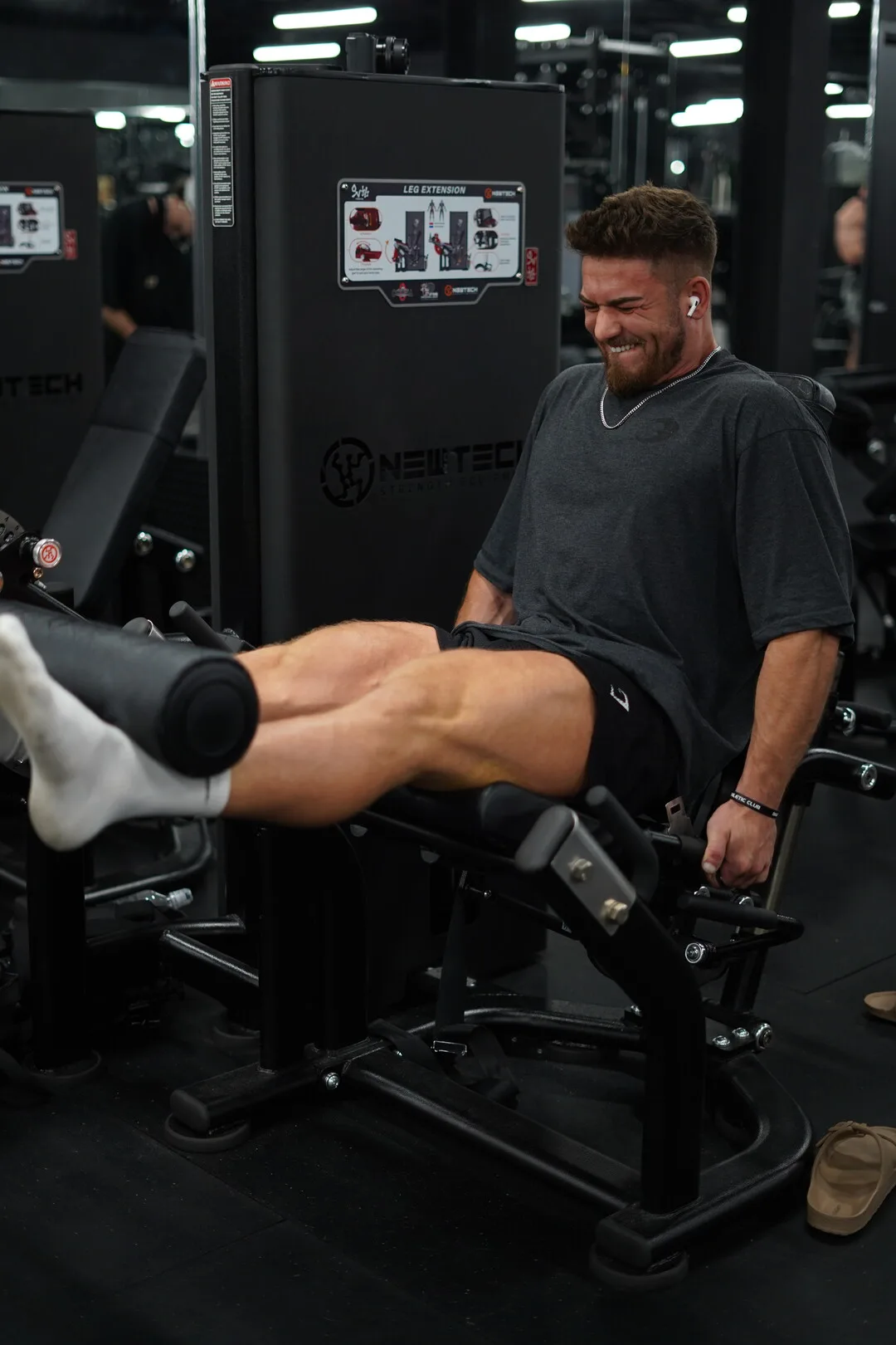 Jared Wagner training legs on the gym floor
